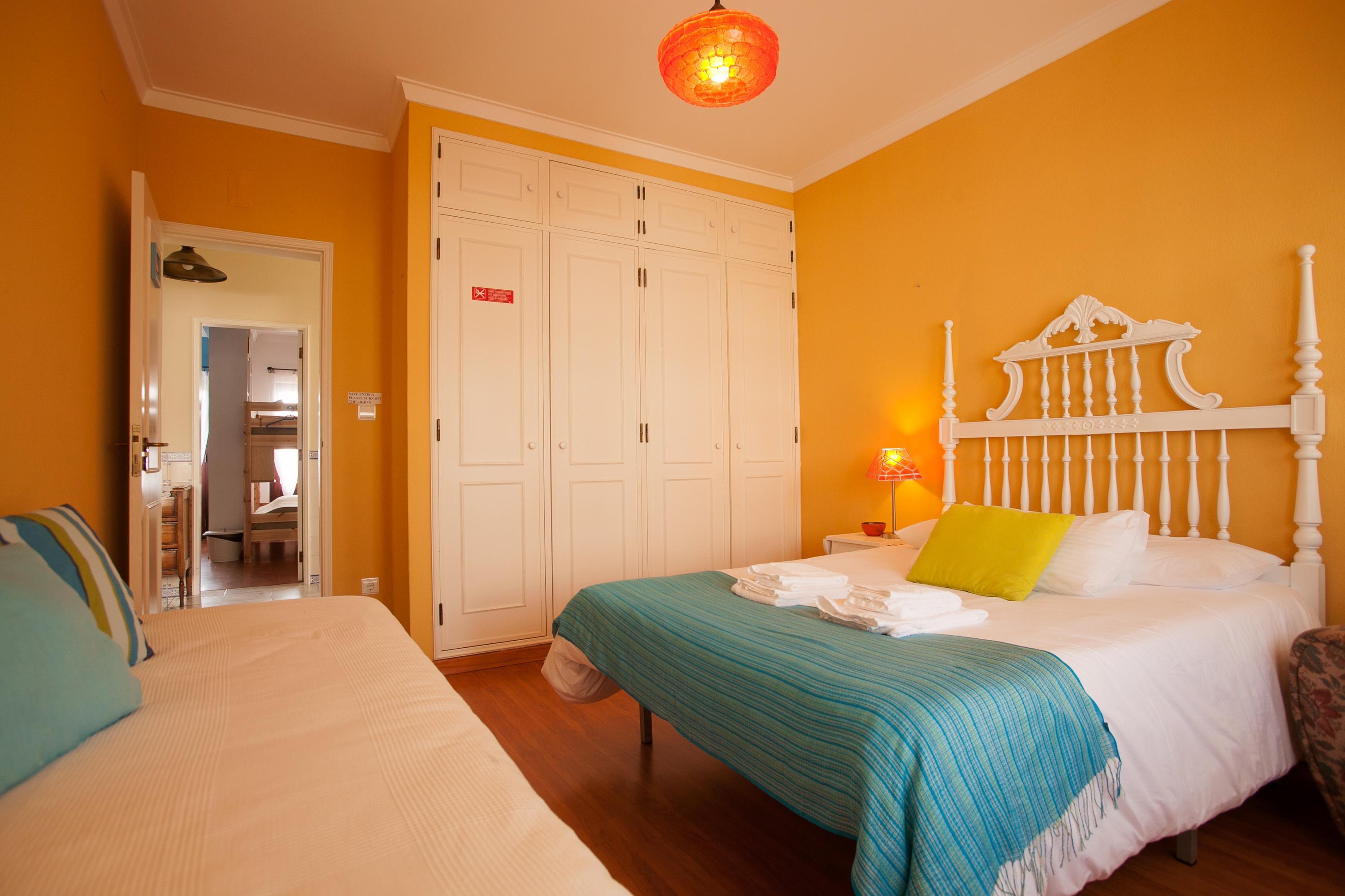 Ericeira Chill Hill Hostel & Private Rooms - Peach Garden Exteriör bild