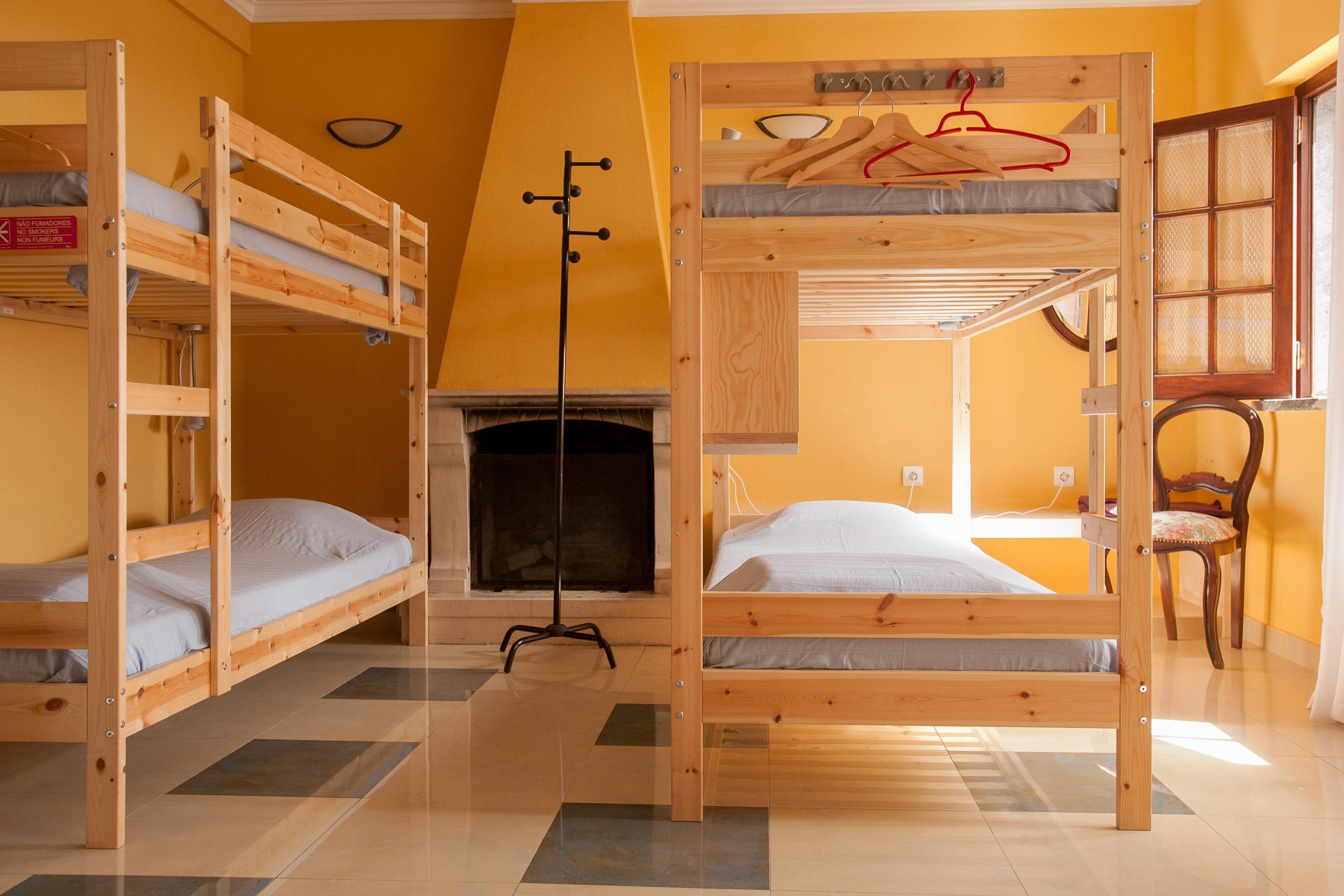 Ericeira Chill Hill Hostel & Private Rooms - Peach Garden Exteriör bild