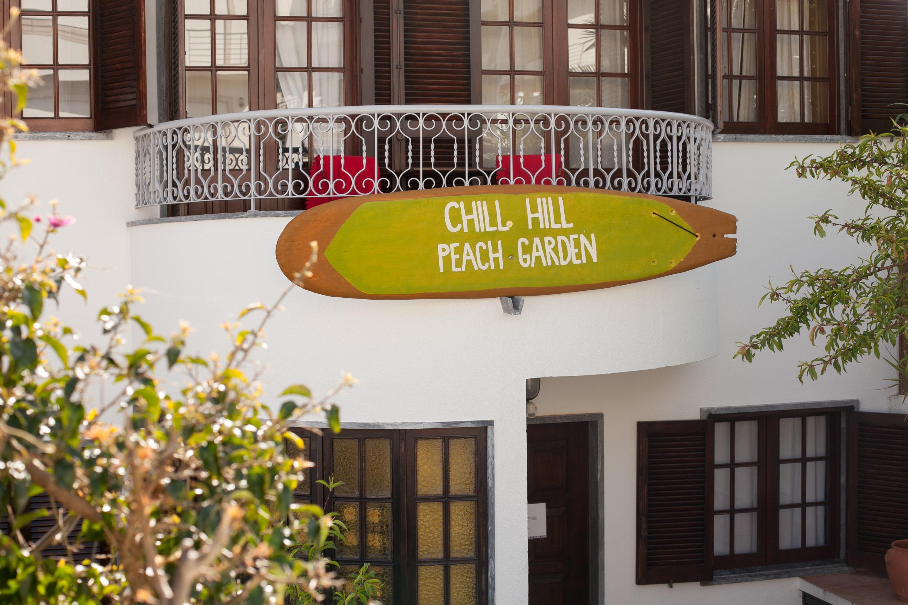 Ericeira Chill Hill Hostel & Private Rooms - Peach Garden Exteriör bild