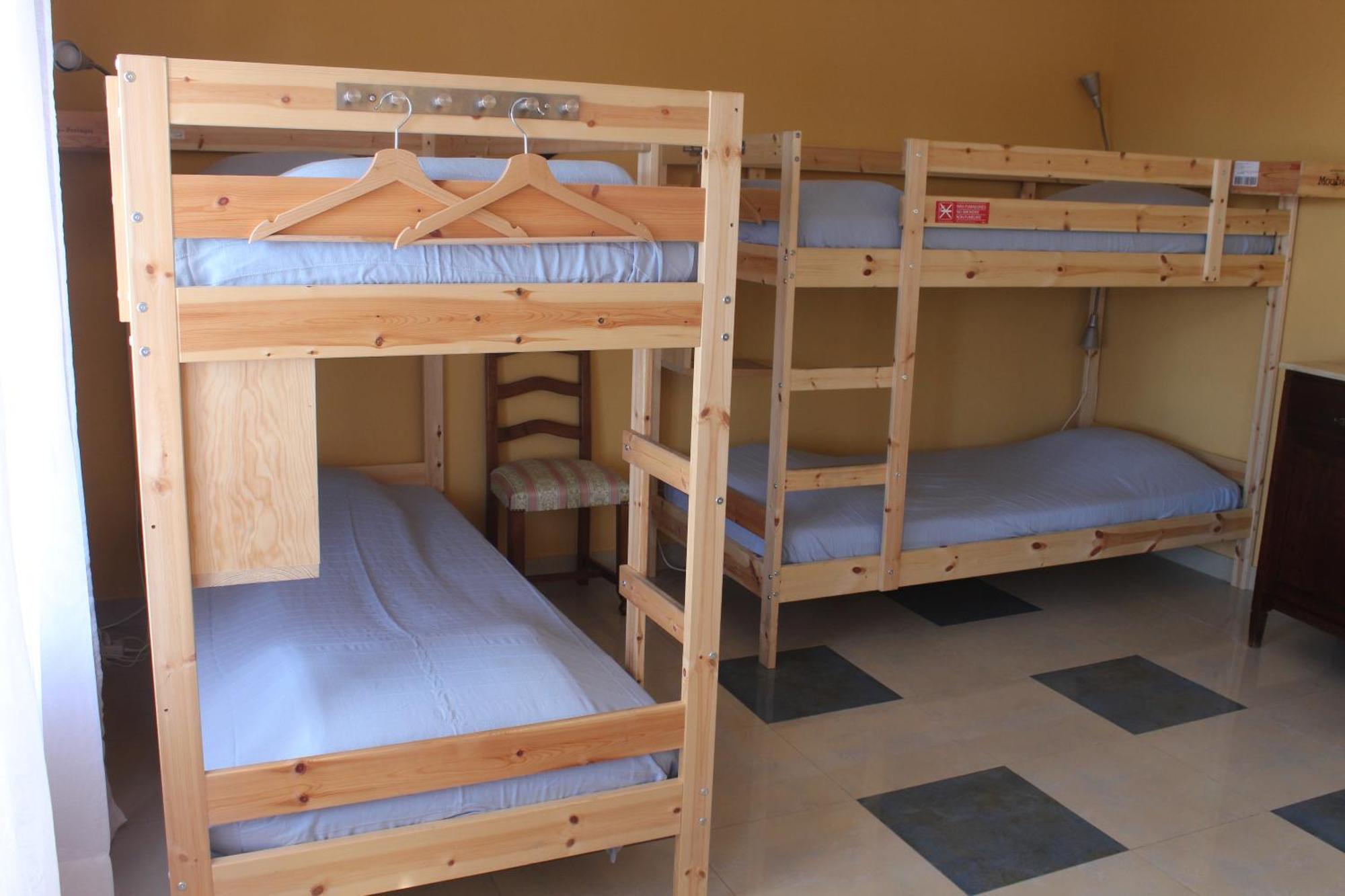 Ericeira Chill Hill Hostel & Private Rooms - Peach Garden Rum bild