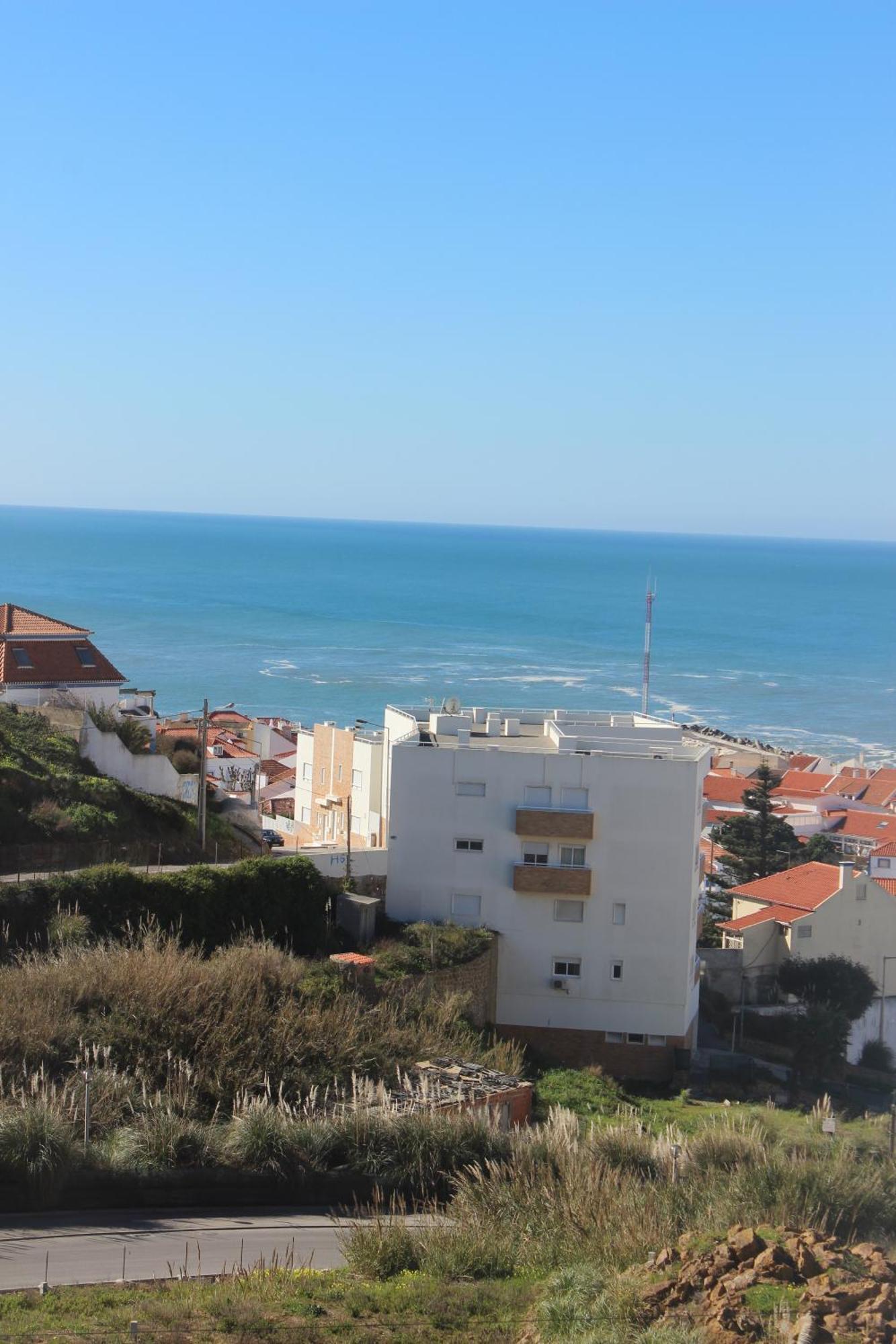 Ericeira Chill Hill Hostel & Private Rooms - Peach Garden Rum bild