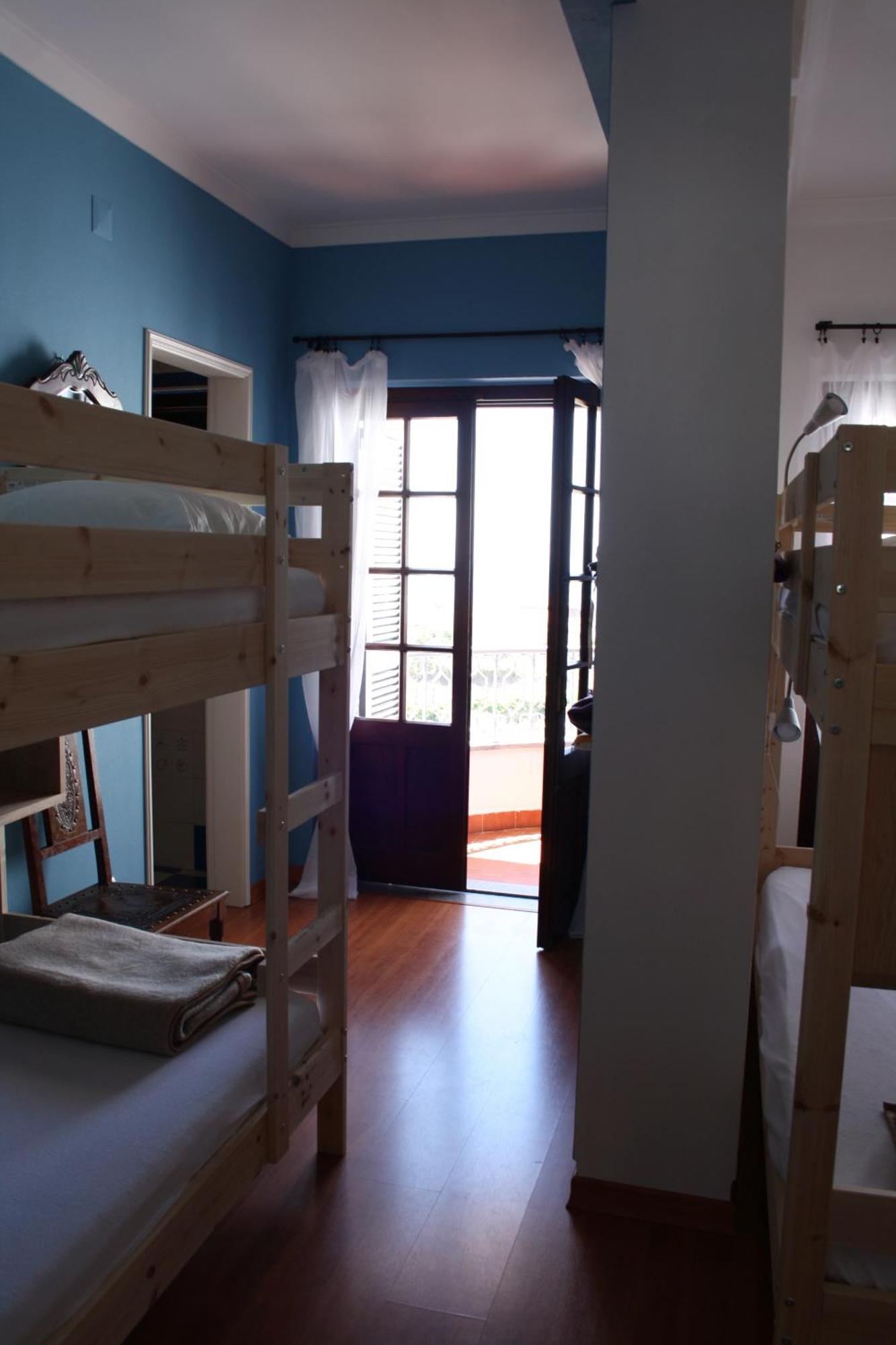 Ericeira Chill Hill Hostel & Private Rooms - Peach Garden Rum bild