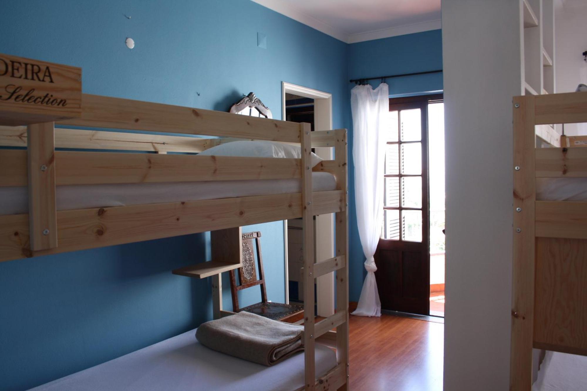 Ericeira Chill Hill Hostel & Private Rooms - Peach Garden Rum bild