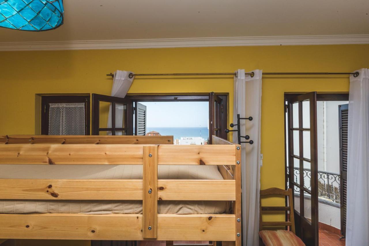 Ericeira Chill Hill Hostel & Private Rooms - Peach Garden Exteriör bild