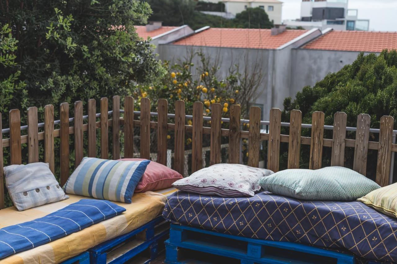 Ericeira Chill Hill Hostel & Private Rooms - Peach Garden Exteriör bild