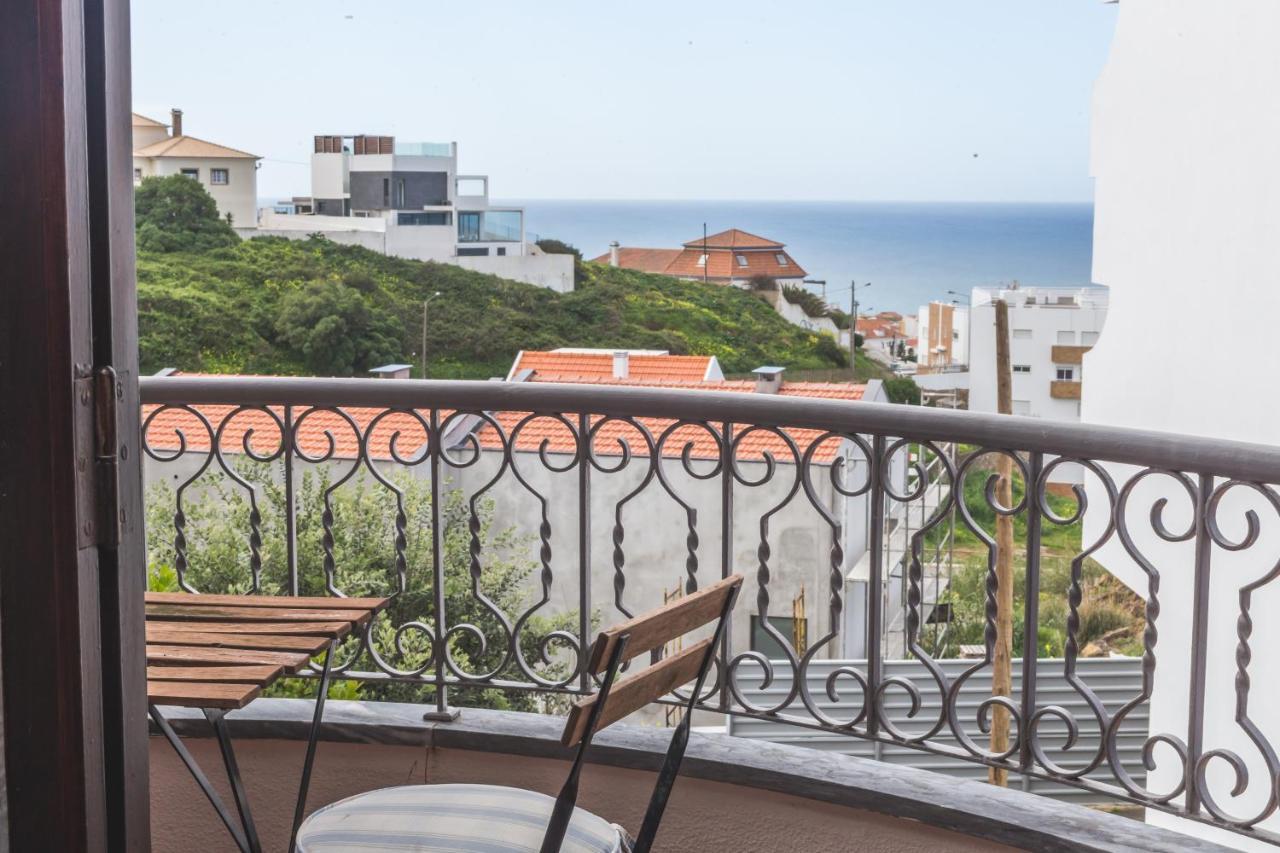 Ericeira Chill Hill Hostel & Private Rooms - Peach Garden Exteriör bild