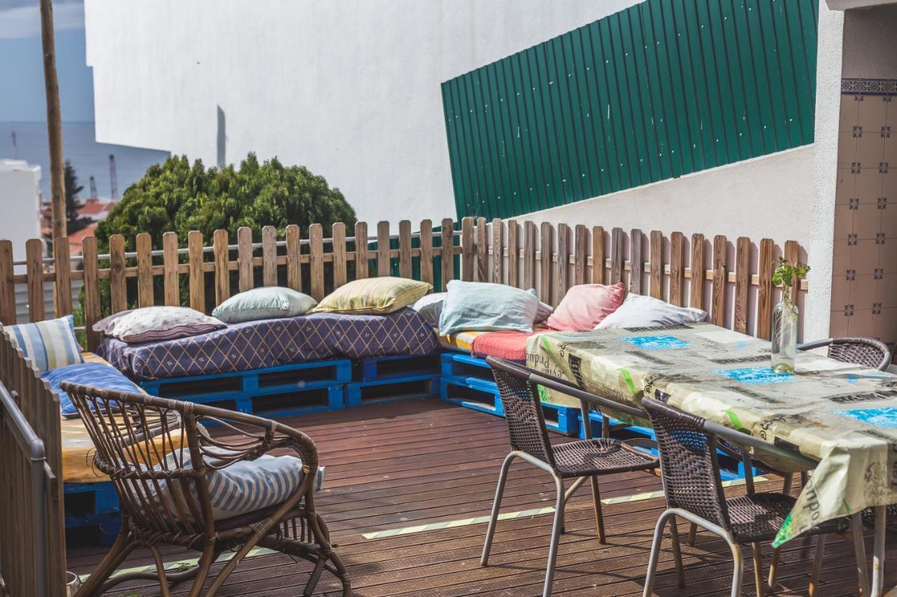 Ericeira Chill Hill Hostel & Private Rooms - Peach Garden Exteriör bild