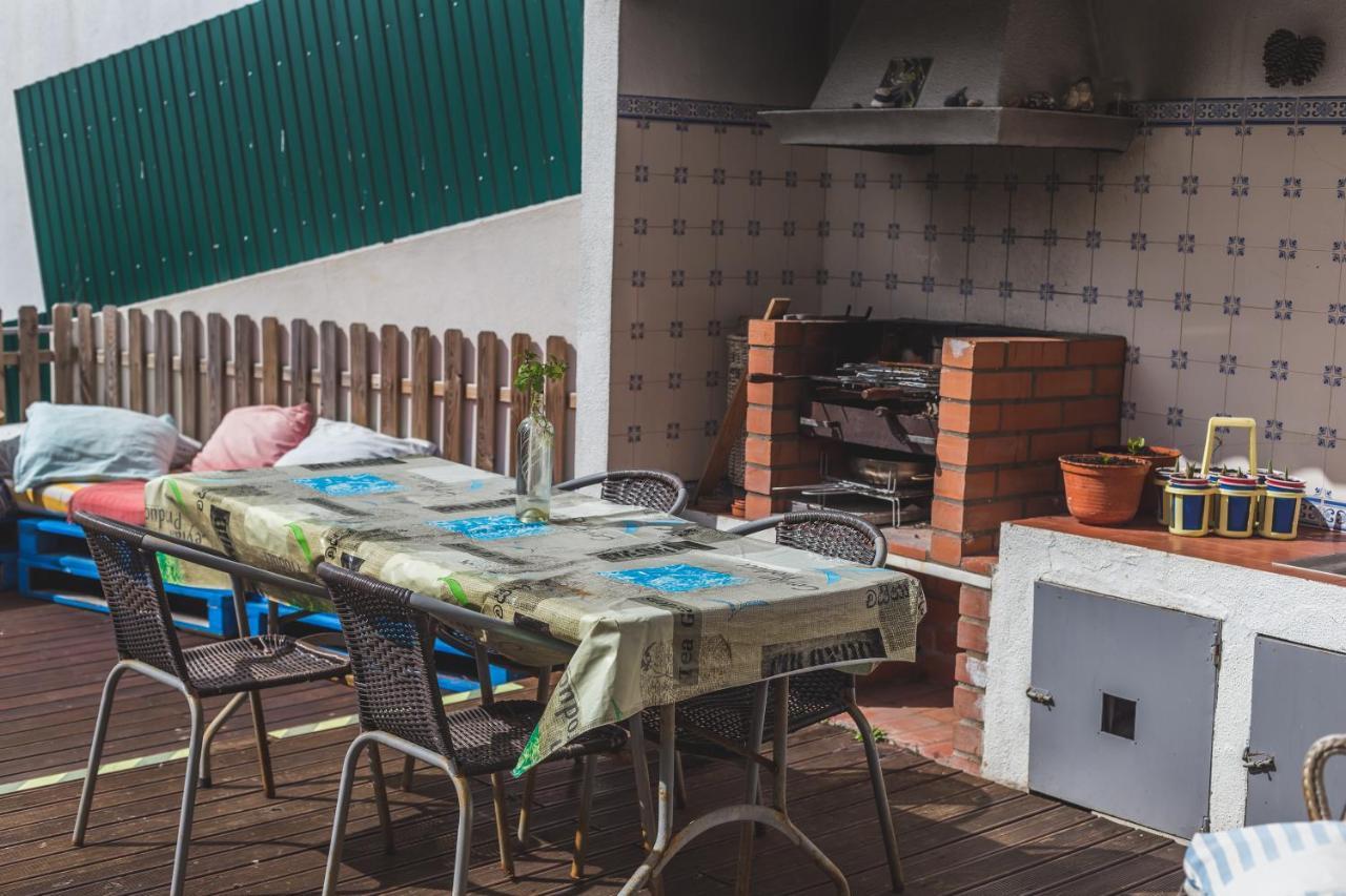 Ericeira Chill Hill Hostel & Private Rooms - Peach Garden Exteriör bild