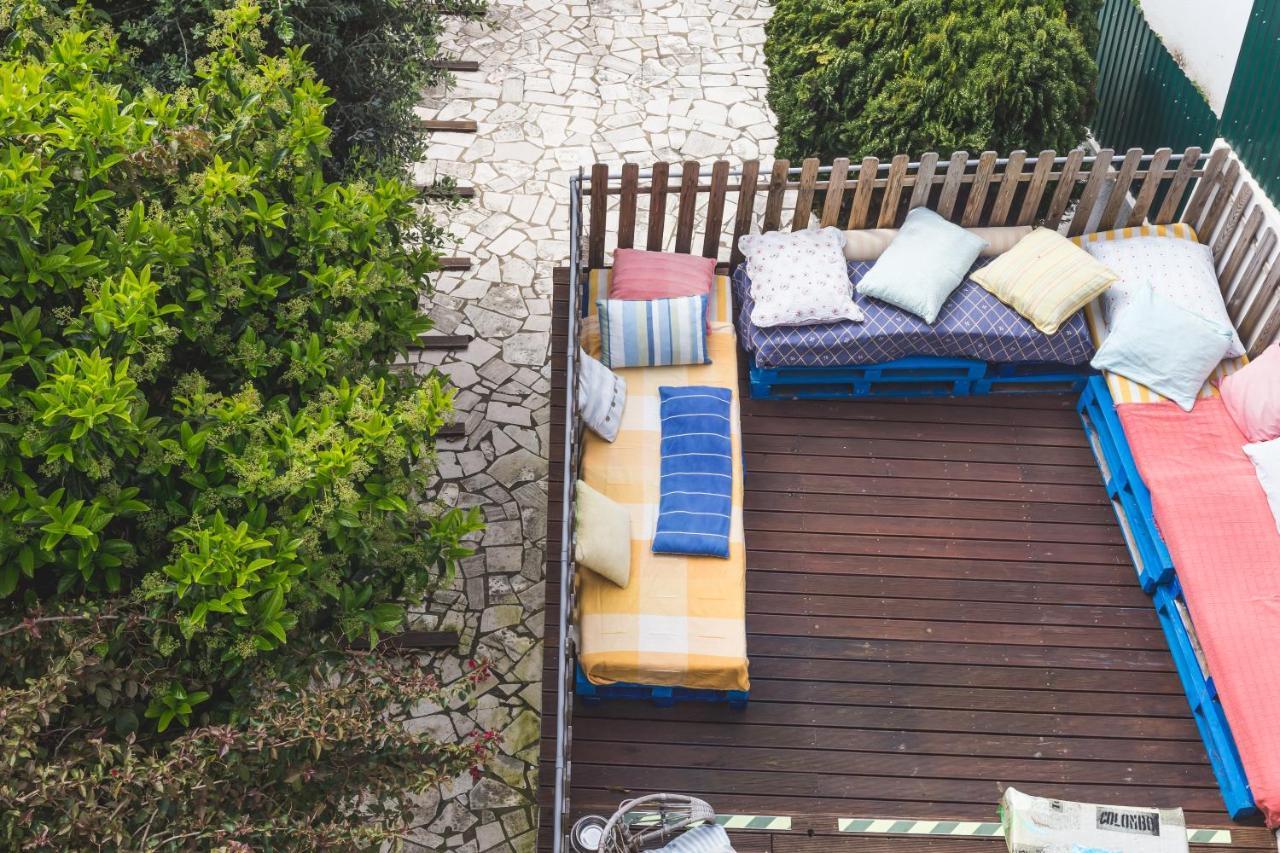 Ericeira Chill Hill Hostel & Private Rooms - Peach Garden Exteriör bild